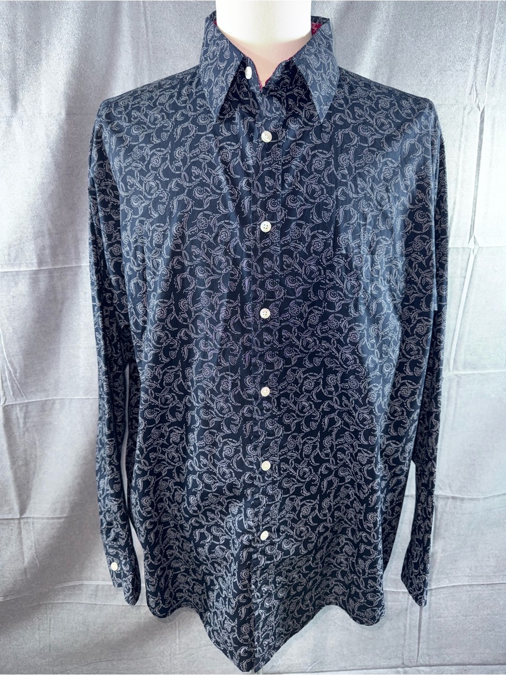 2969-Roundtree & Yorke Navy Black Paisley Button-Down Shirt